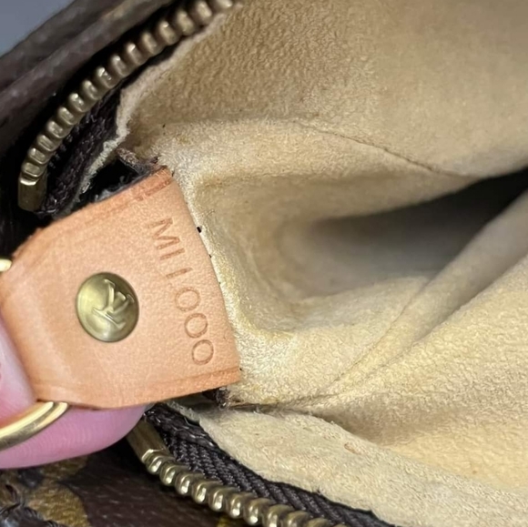 *JUST SOLD* LOUIS VUITTON CANVAS LOOPING GM BEAUTY AUTHENTIC - Picture 3 of 11